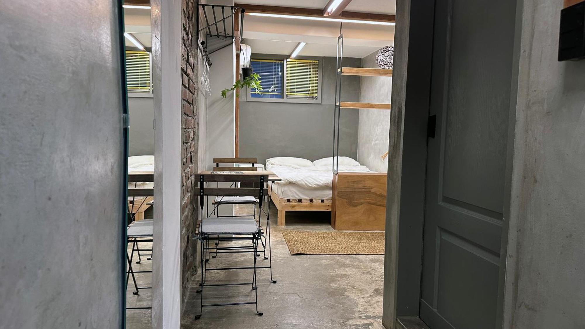 Hongdae Guesthouse Pajamaparty Сеул Экстерьер фото
