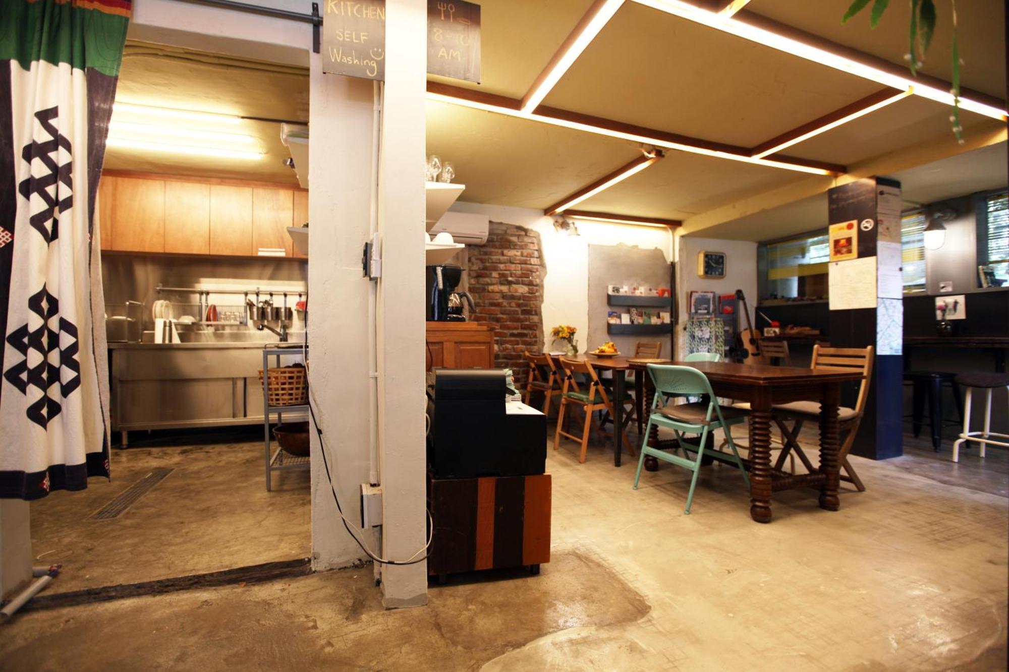 Hongdae Guesthouse Pajamaparty Сеул Экстерьер фото
