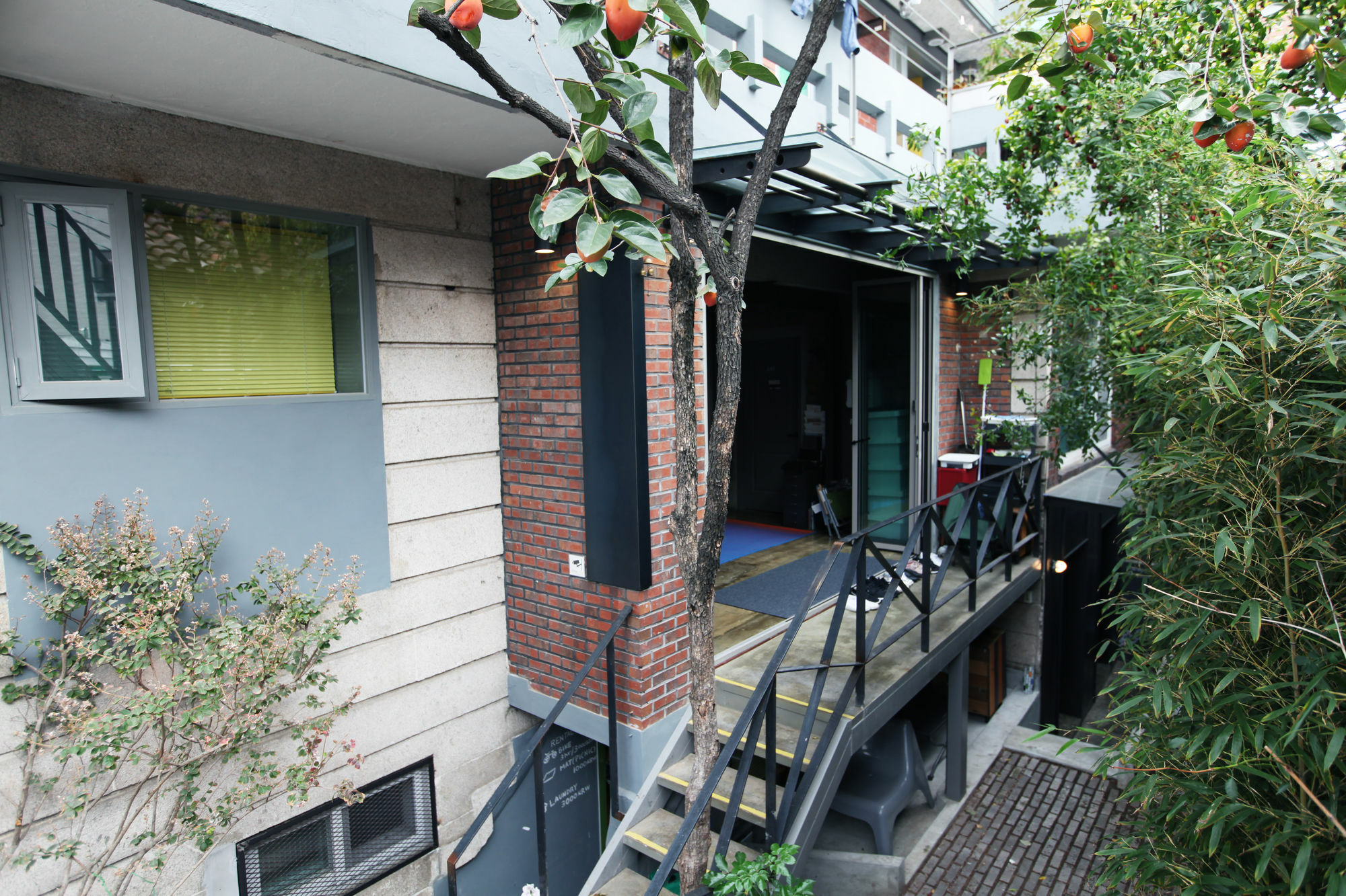 Hongdae Guesthouse Pajamaparty Сеул Экстерьер фото