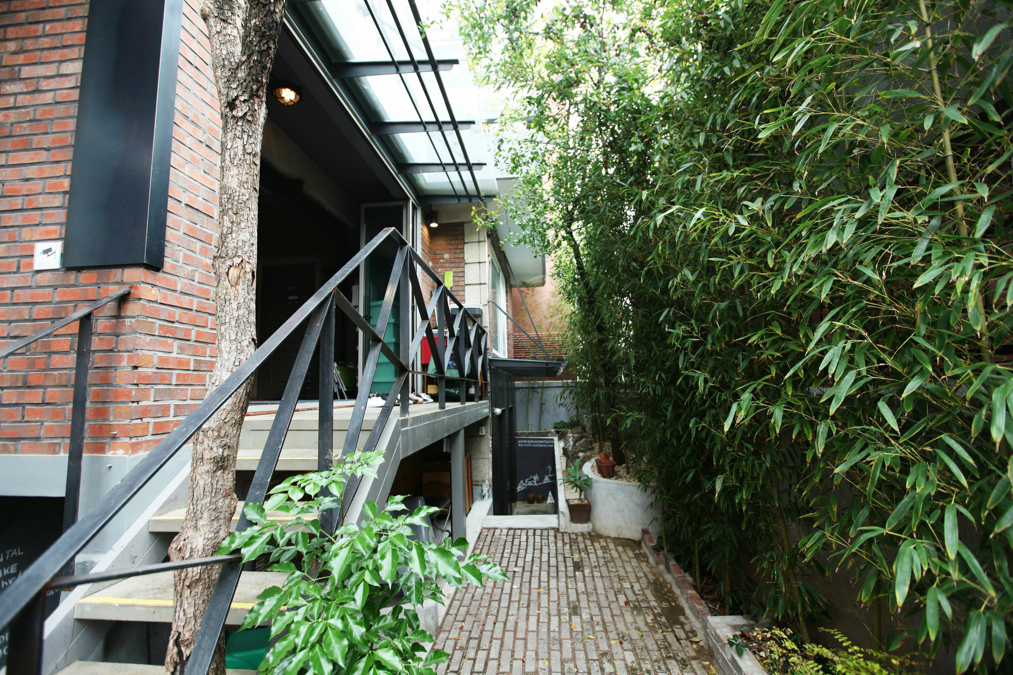 Hongdae Guesthouse Pajamaparty Сеул Экстерьер фото