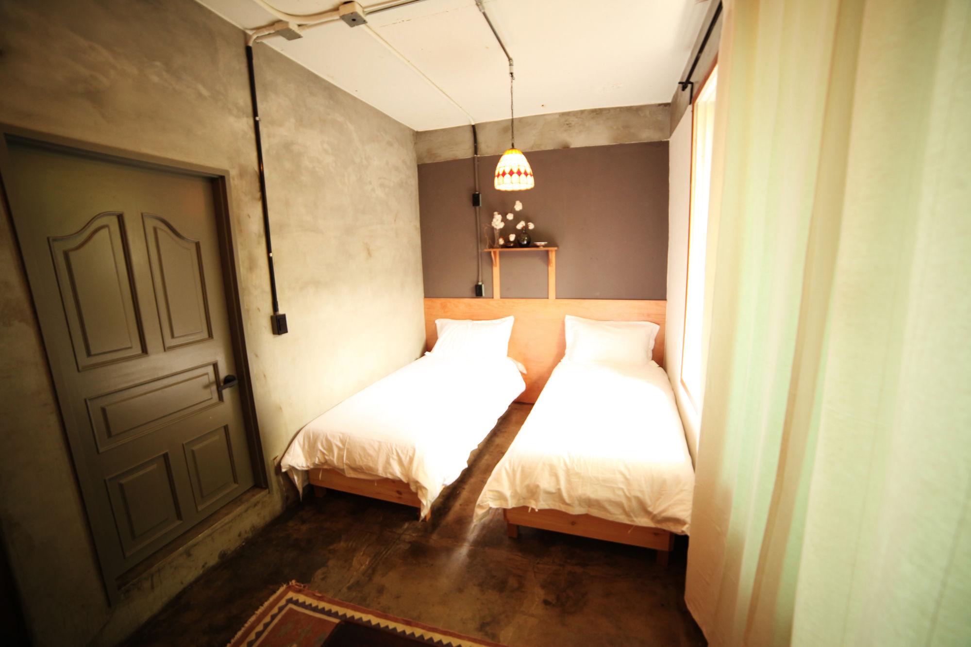 Hongdae Guesthouse Pajamaparty Сеул Экстерьер фото