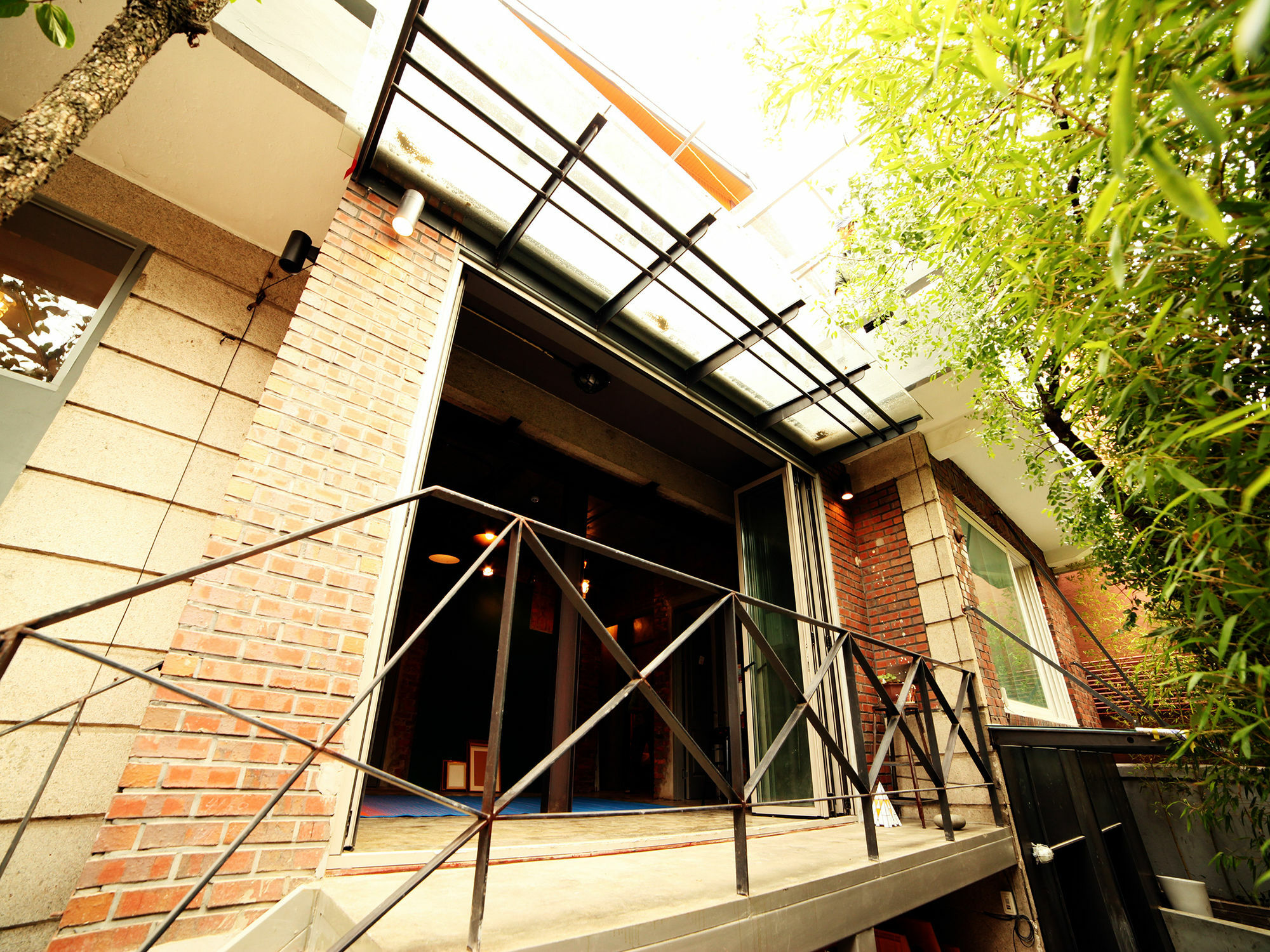 Hongdae Guesthouse Pajamaparty Сеул Экстерьер фото